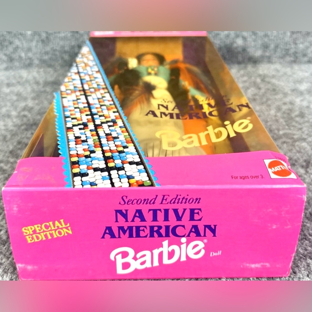Native American Barbie 2nd Edition Dolls of the World Collection, Vintage 1993 - Picture 5 of 10